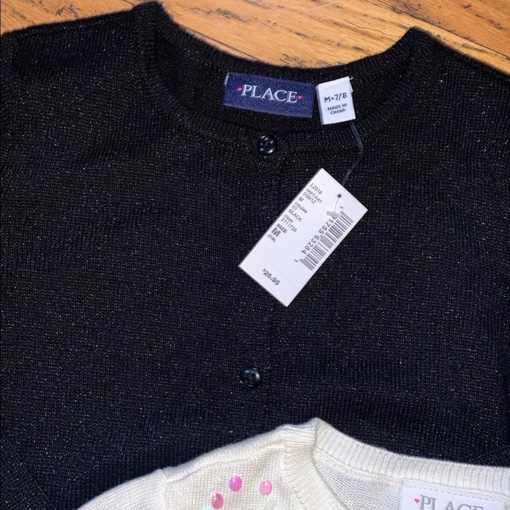 New girl’s shrug sweaters M